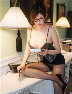 按摩做爰A片在线播放-9位美女撒尿正面自拍尿口